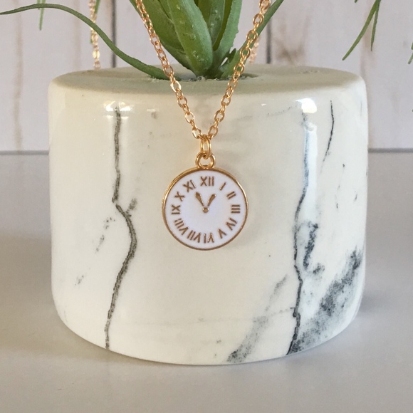 Cimarron's Closet Jewelry - 🚫Sold🚫Enamel Clock Necklace